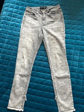 Women’s Gray Washed Skinny Jeans